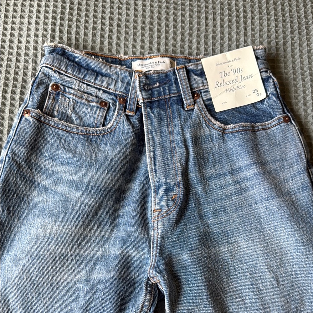 Abercrombie & Fitch 90’s relaxed Jean